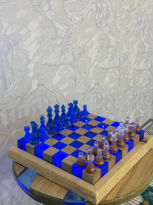Premium shaxmat doskasi va shaxmat donachalari