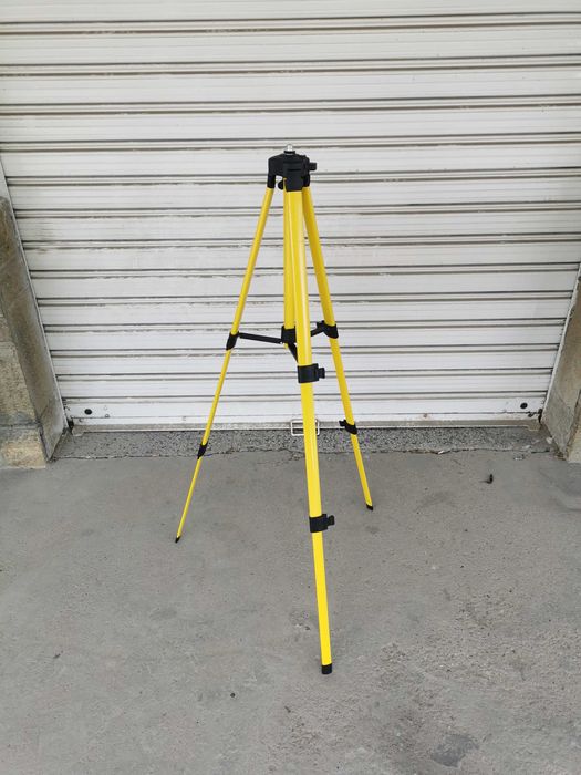 4D Лазарен нивелир KraftWorld Германия-3D/4D+2 батерии+дистанц+тринога