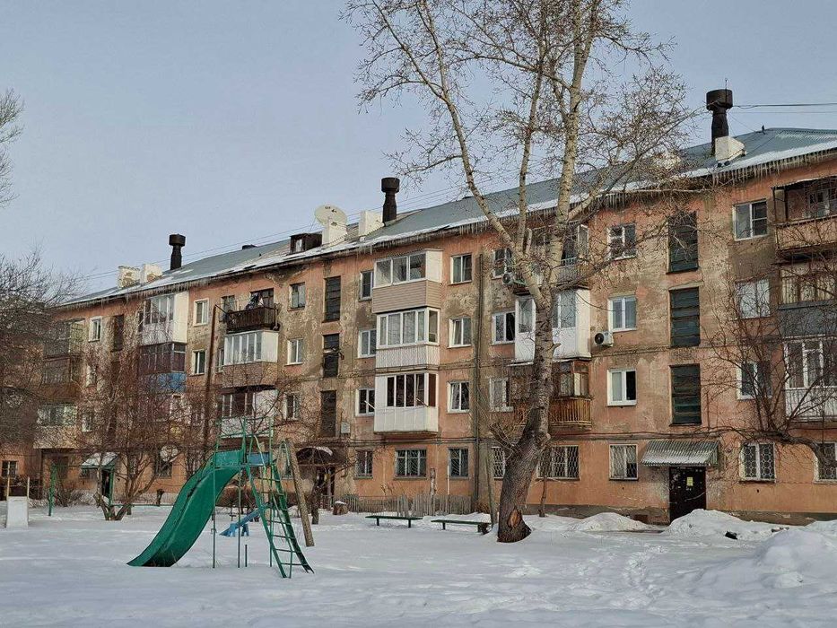 В продаже 2-комнатная с ремонтом.