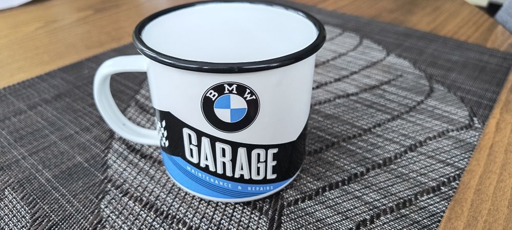 Къмпинг канче BMW Garage