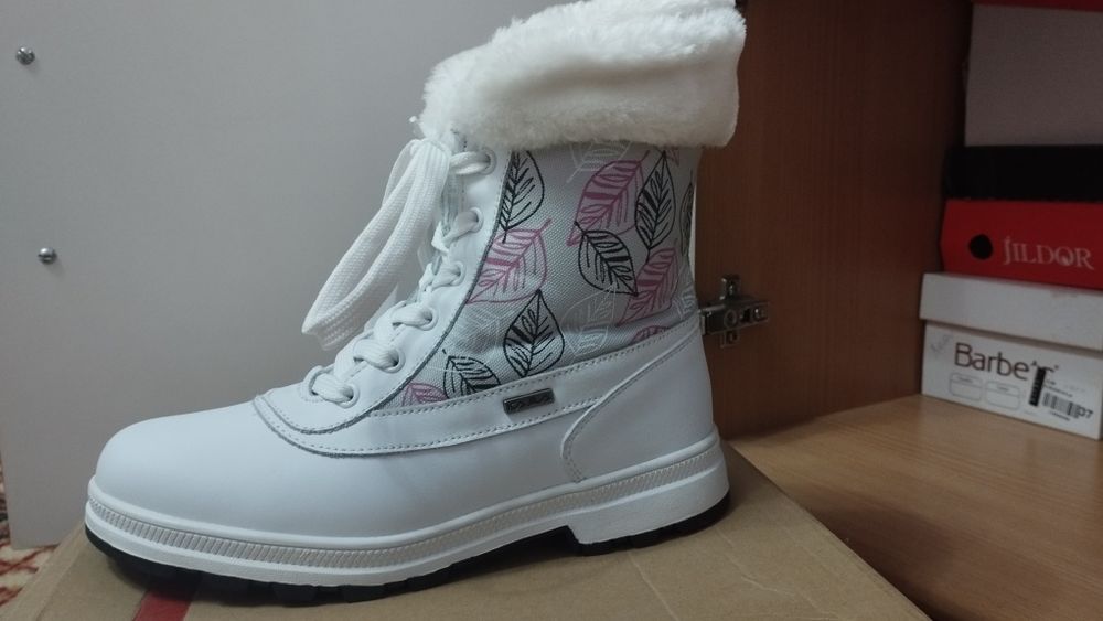 Ботинки зимние женские