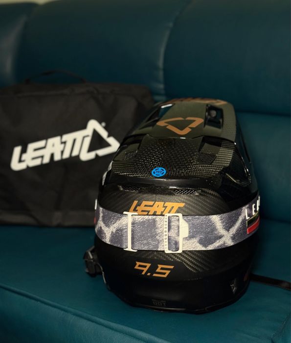 Casca moto Leatt 9.5 carbon ( enduro / adventure )