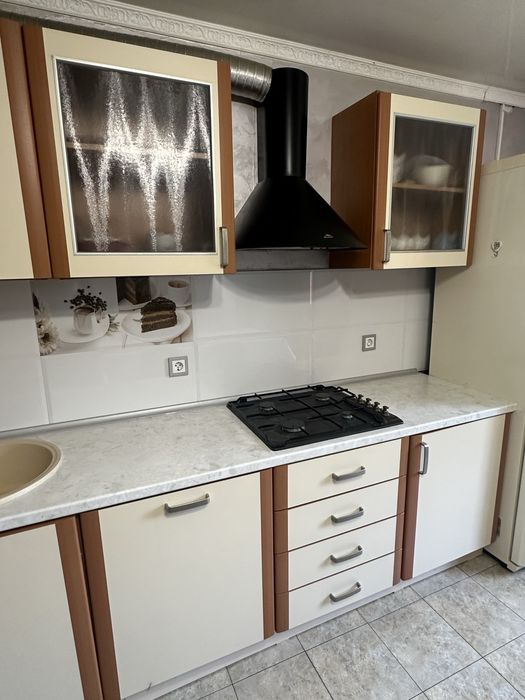 Продам кухонный гарнитур,