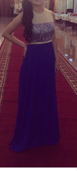 Вечернее платье