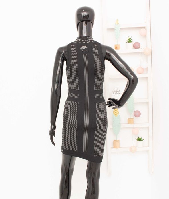 Nike Air Оригинална дамска рокля безшевна черно сива лого S