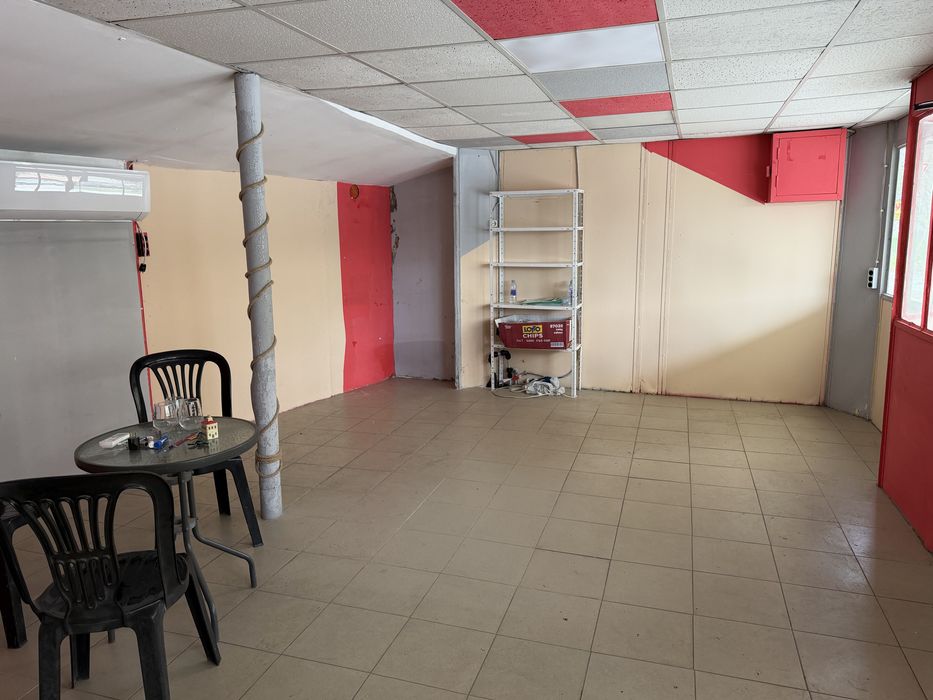 Дава се под наем Магазин в Благоевград, Еленово 2 - 40 кв.м за 388.62 € - Снимка #5