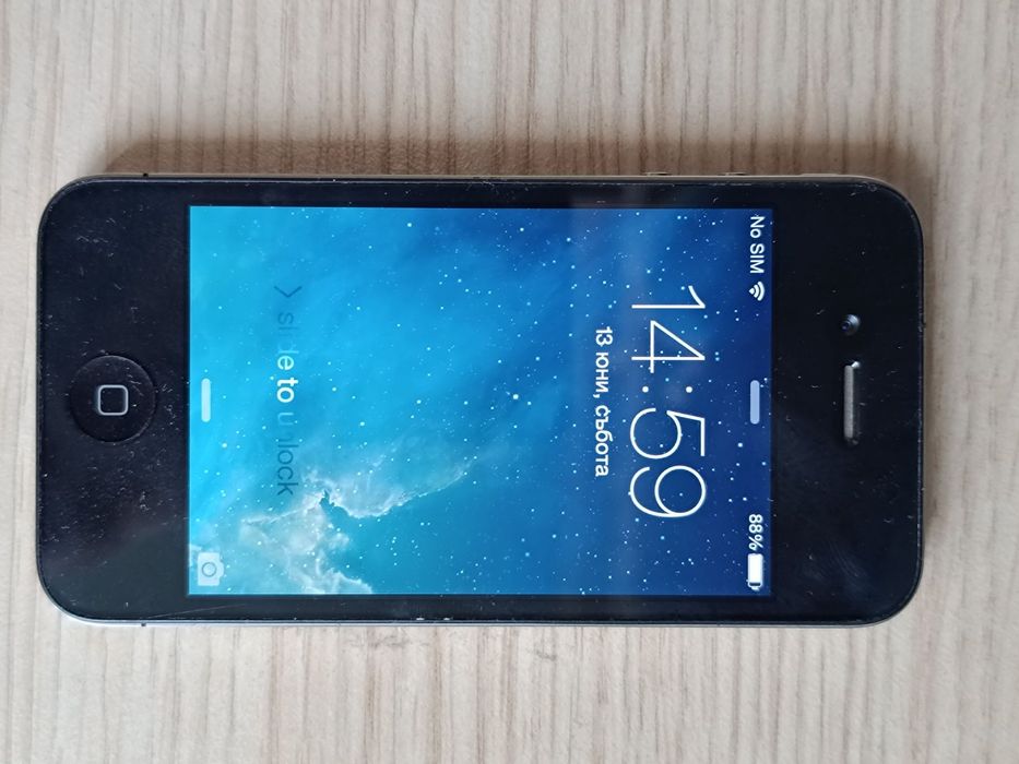 Apple iPhone 4 със зарядно