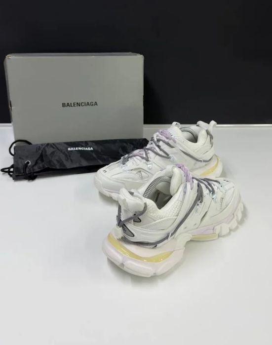 Balenciaga track