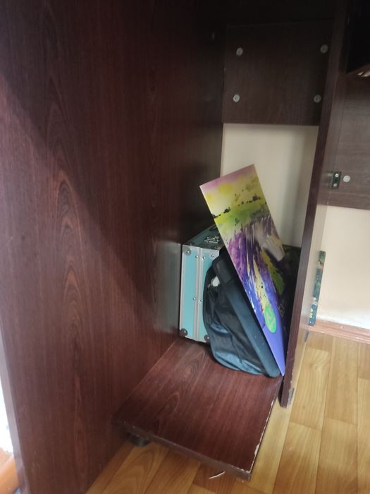 Компьютерный стол для учеников