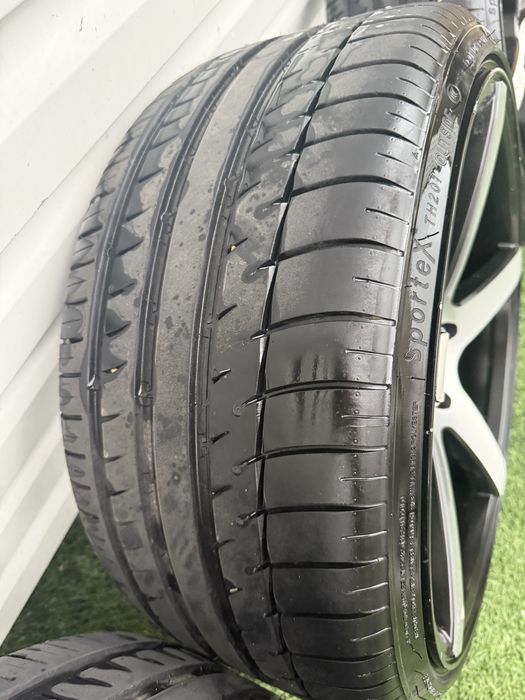 Резина летняя 235/35 R20  92y