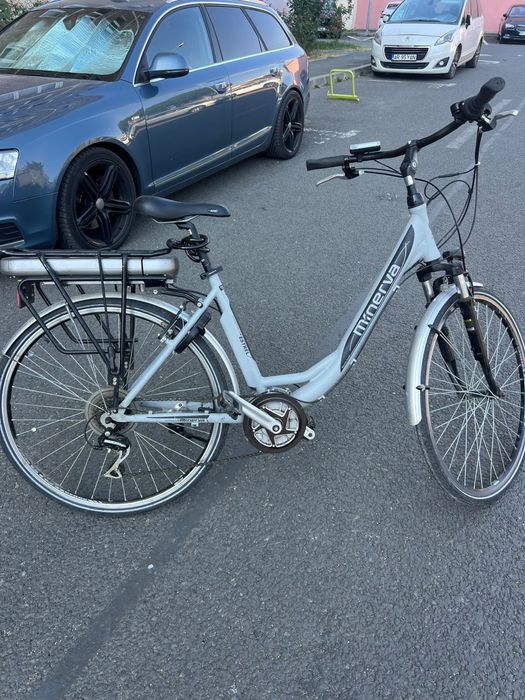 Bicicleta asistata electric impecabila