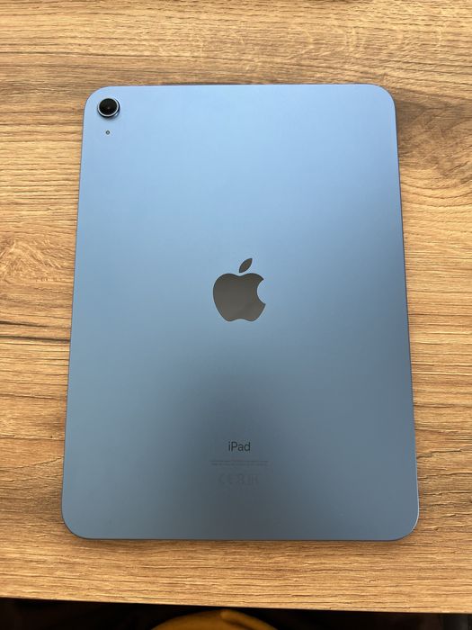 iPad 10th Generation 64GB + Писалка и Два калъфа