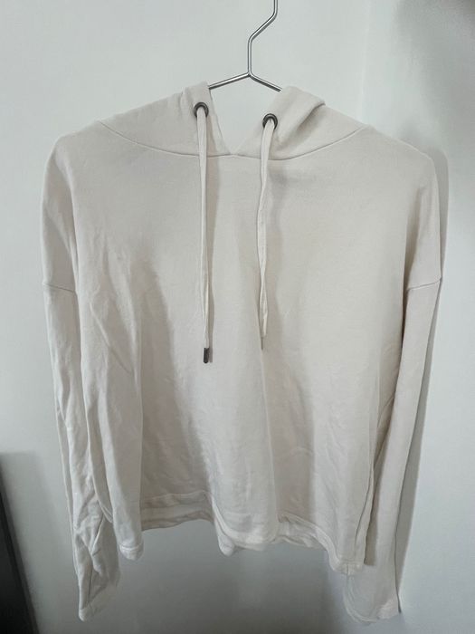 Бяло горнище с качулка