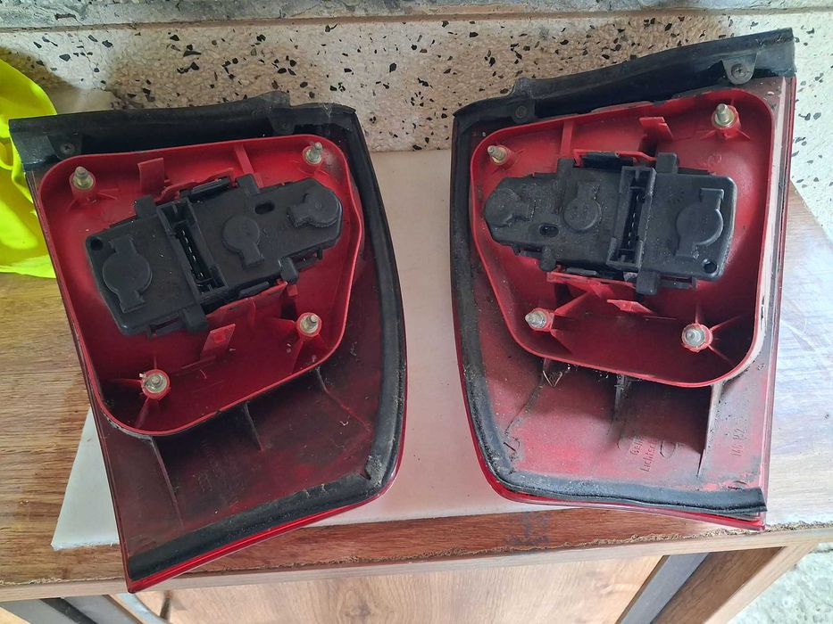 ляв и десен стоп за А6 С5 50 лева