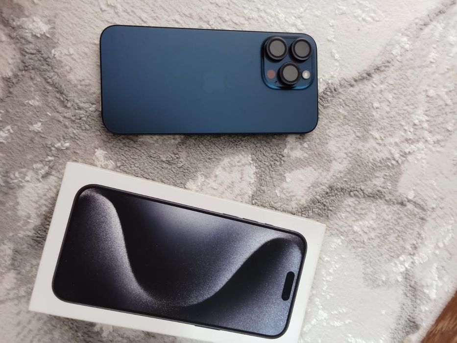 Продам айфон 15 про Макс