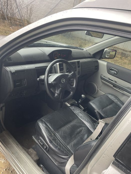 Nissan X-TRAIL T30