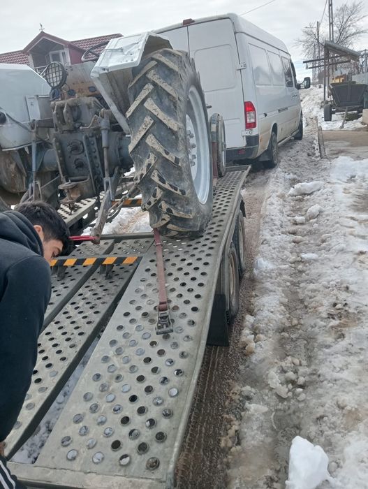 Vând Tractor Lamborghini