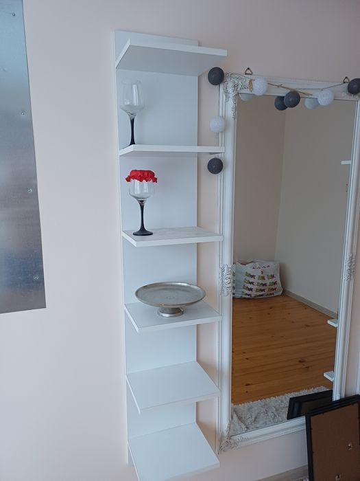 Етажерка с 6 рафта - бяла