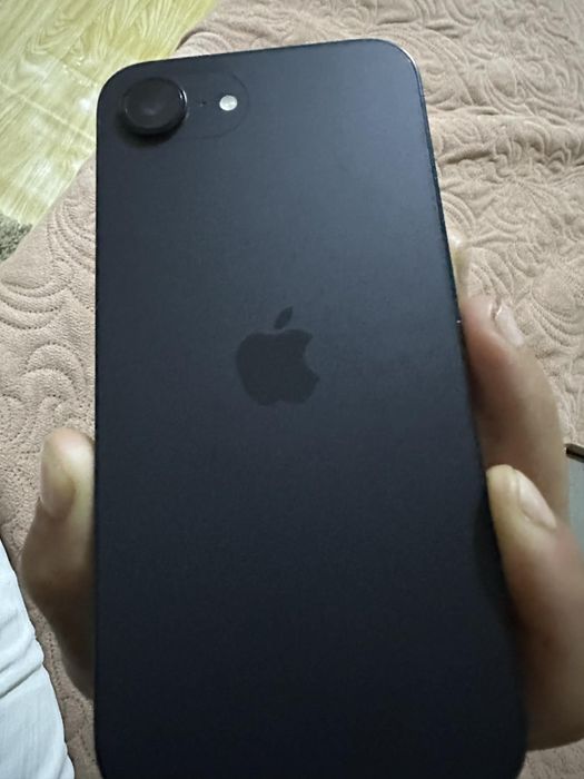 Iphone 16 e vand schimb cititi anuntul cu atentie va rog