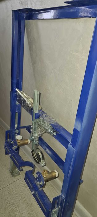 Продаётся бидэ (новая)  подвесная на стену .разумный торг уместен..