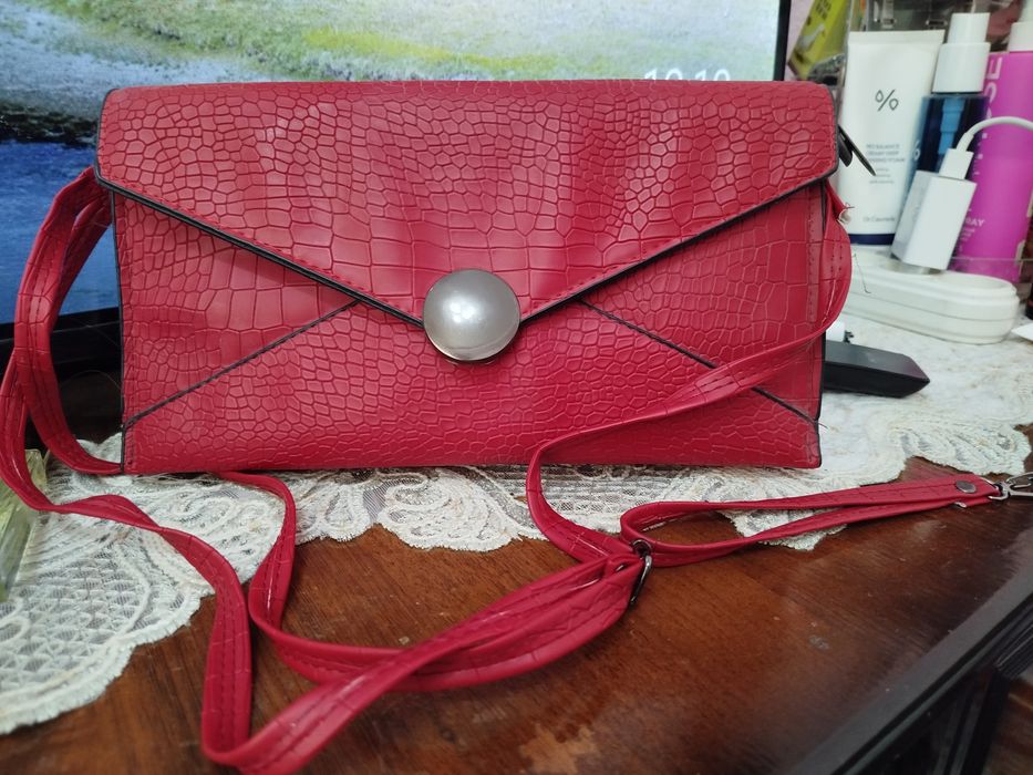 Сумка кошелек в красном цвете