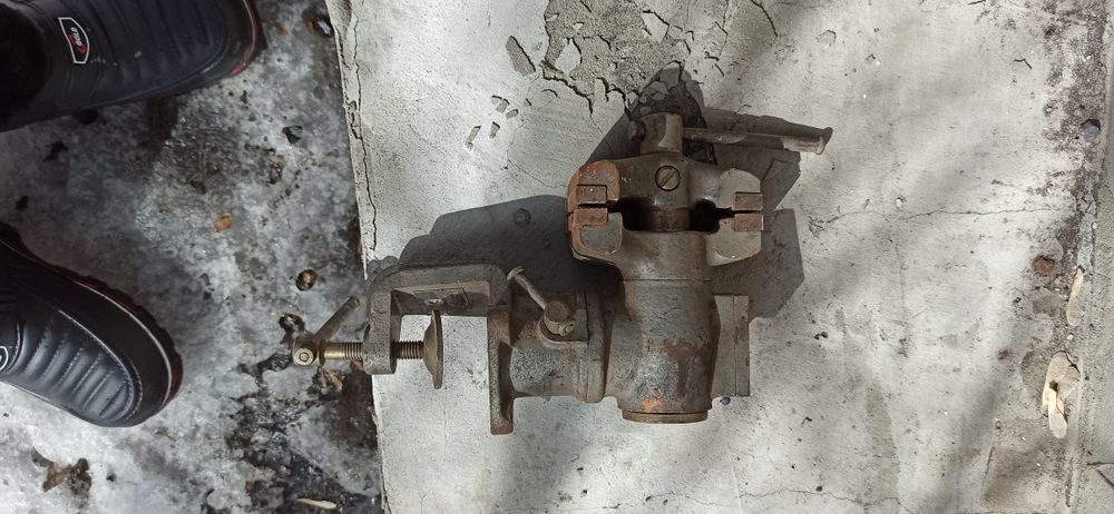 Тиски универсальные