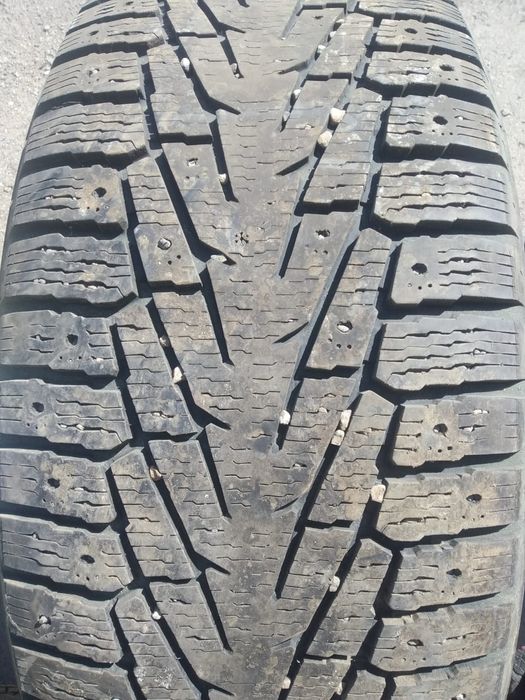 Шины зимние в хорошем состоянии
