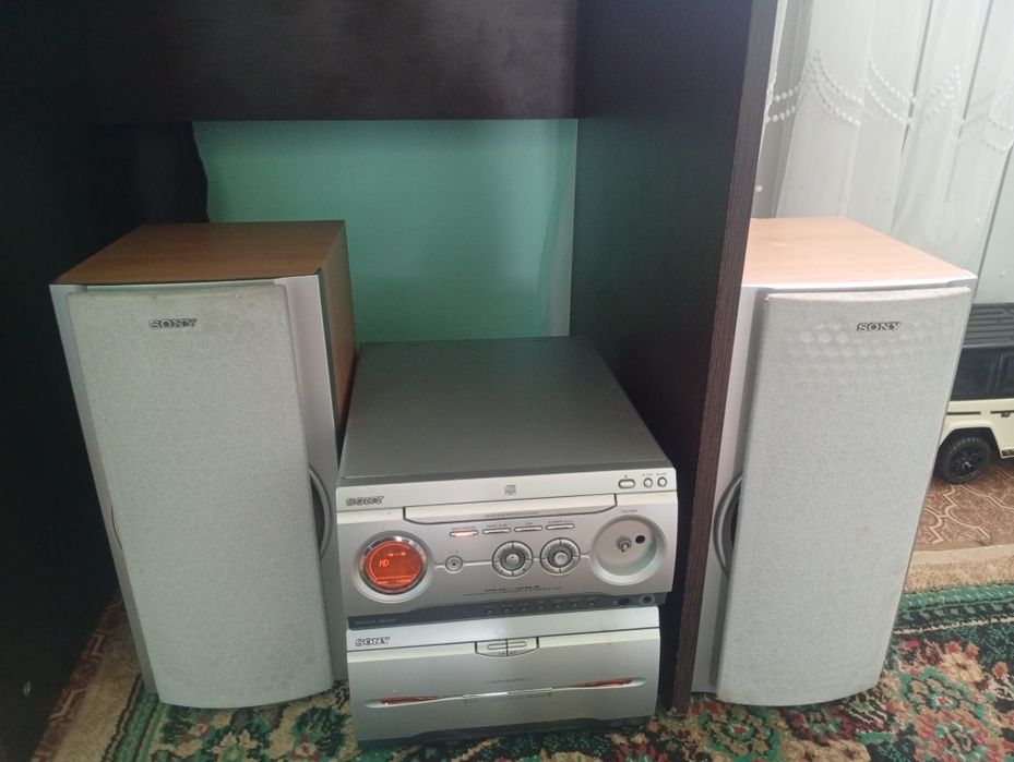 Продаю Sony MHC-W25