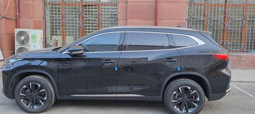 Exeed txl premium cl carbon crystal black