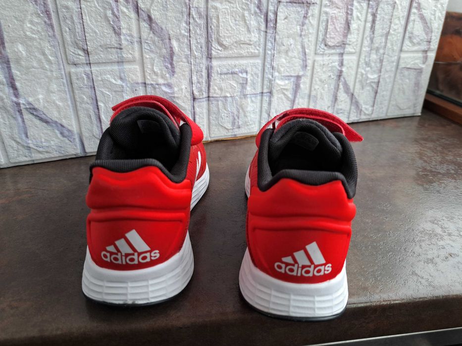 дамски маратонки ,кецове,Нови спортни обувки,ном.33 Adidas,адидас