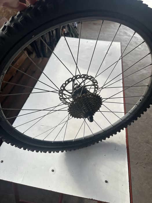 Vand o roata/ janta spate pentru bicicleta pe 26