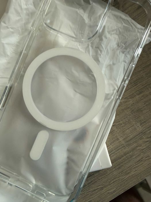 Spigen Thin Fit кейс за Iphone 16 pro