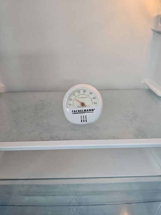 Малък хладилник AMICA