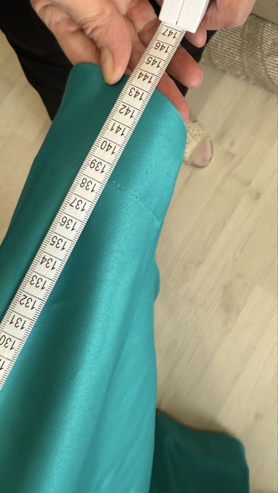 Rochie midi de ocazie deosebita