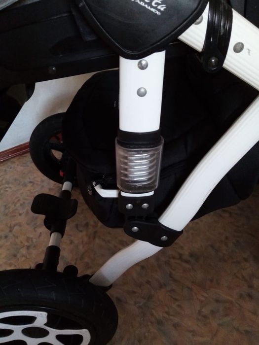 Продается коляска adamex 3в1