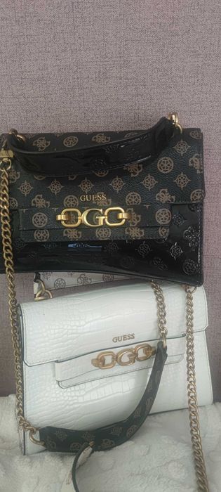 Чанти Guess,  бяла и черна, много малко използвани