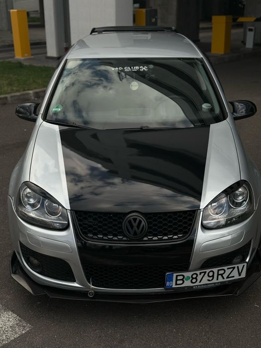 Vând Golf 5 R32.