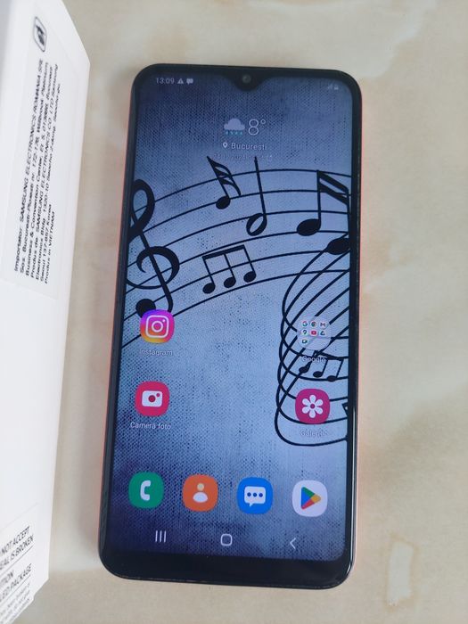 Vând Samsung Galaxy A20e [portocaliu] la cutie + husă //poze reale
