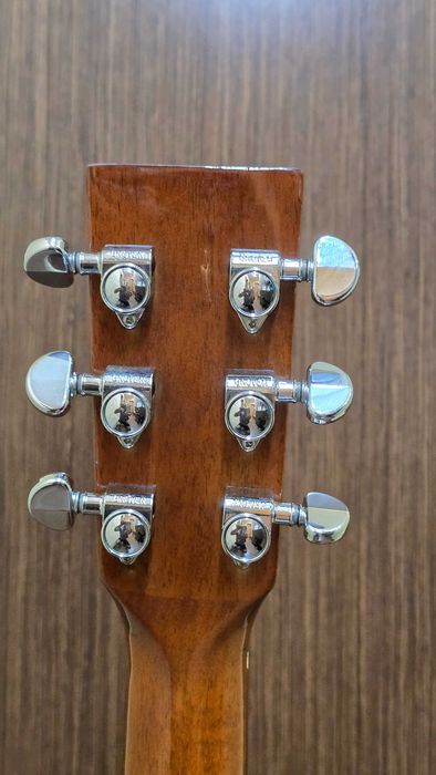 Vintage VEC 1100N all solid акустична китара