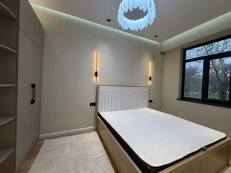 Продается своя 3-х комнатная квартира на Юнусабаде 11 квартале 1 этаж