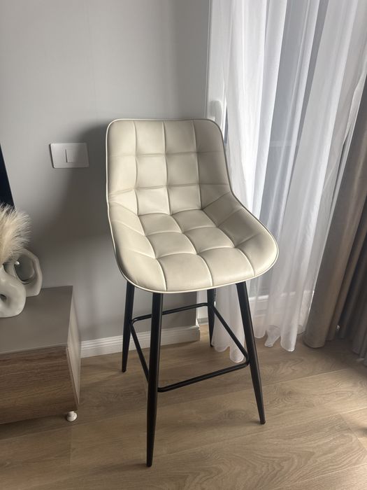 Scaun tip bar de vanzare