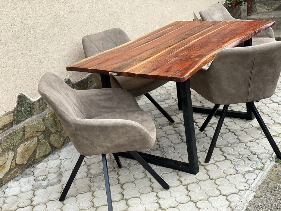 Masa 140x90 cm din lemn masiv cu scaune