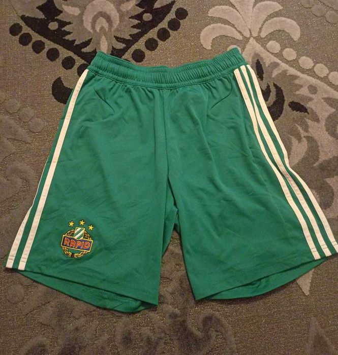 Оригинални къси панталонки на Рапид Виена