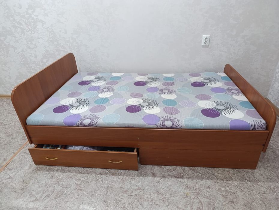 Отдам даром кровать