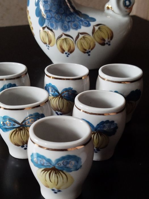 Штоф со своими стаканчиками советский