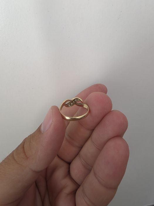 Inel dama din aur 14k 585 2.16grame, cu insertii de pietricele, elegant si frumos