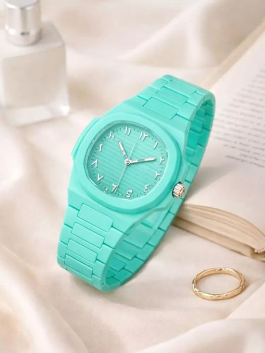 Zamonaviy Mint Rangli Soat