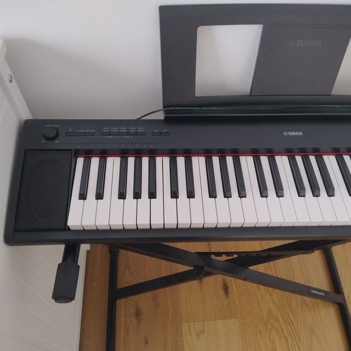 Piana Yamaha piaggero NP-12