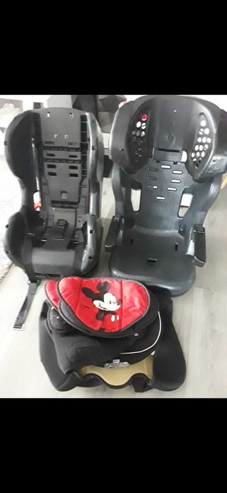 Două biciclete,birou ,scaune