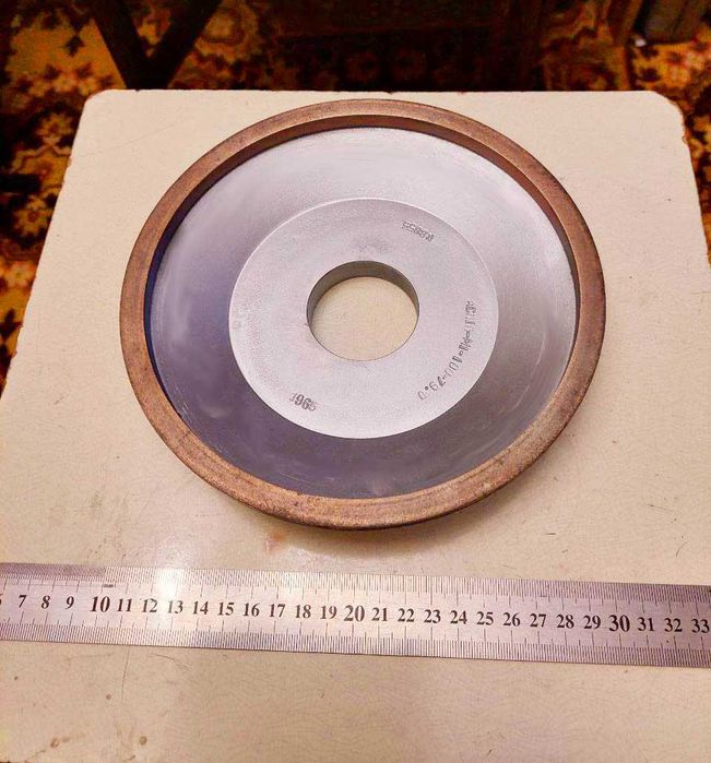 продам большую шлифовальную алмазную чашку (круг)